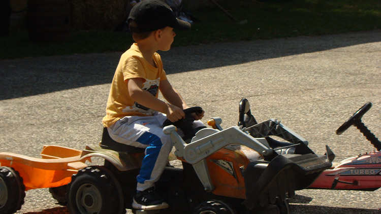 Malý pirát silnic: Takto se předjíždí!