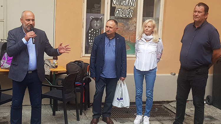 Šachový Chess Prostějov Open slavnostně zahájil primátor Jura a vyhrál jej Závůrka