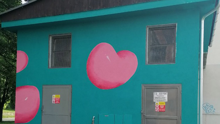 Trafostanici na „Šmeralce“  POMALOVALI STUDENTI