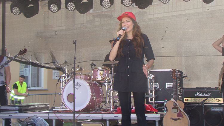 AKTUALIZOVÁNO: V Olšanech se hodovalo s Olgou Lounovou 