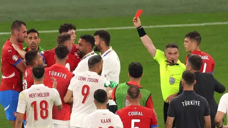 Smůla, ale i pravdivé zrcadlo