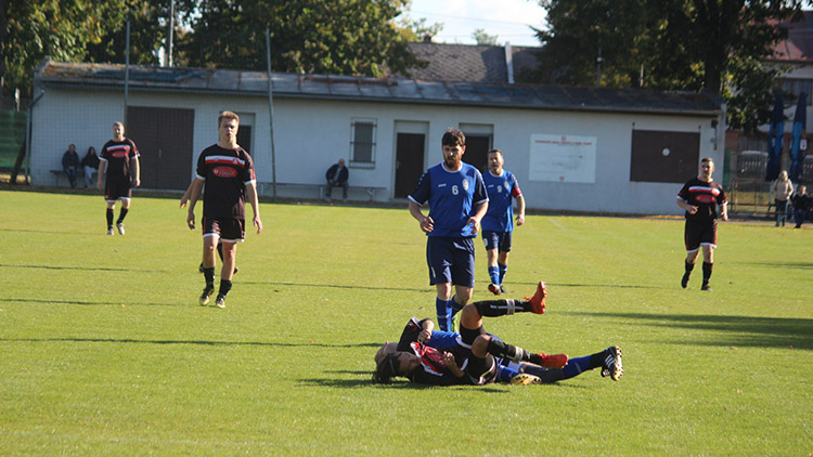 Olšany padly v Chomoutově, Vícov doma získal bod