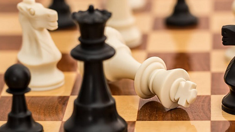 Šachový démon Závůrka opět vítězně!