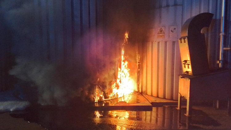 Zahoření zásobníkové věže na asfalt ve Velké Bystřici