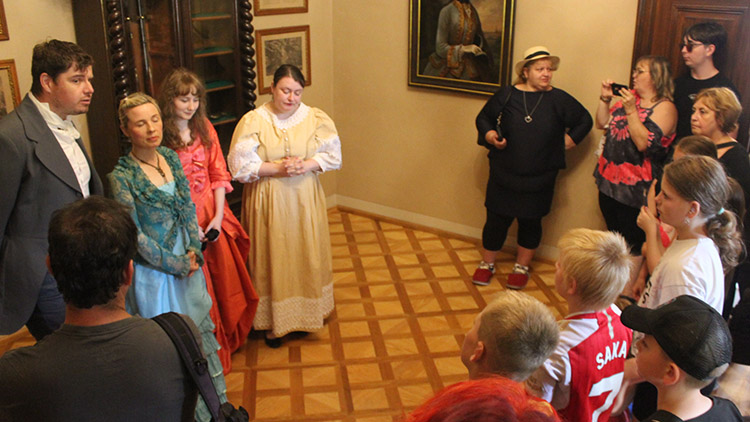 Zámecká rodina prožila báječné léto s tchyní 