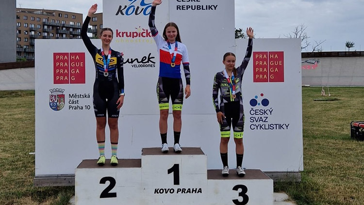 Mladý cyklista Jakub Dedek třikrát zlatý na dráhovém  MČR sprinterů! Kristýna Křupalová připojila stříbro