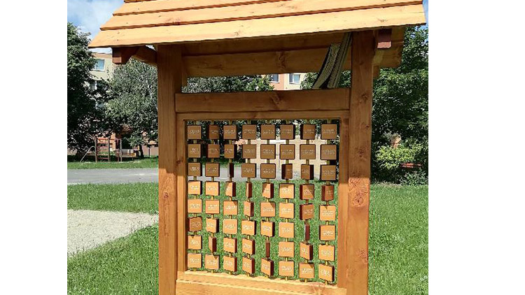 Na dětských hřištích  PŘIBYLO PEXESO