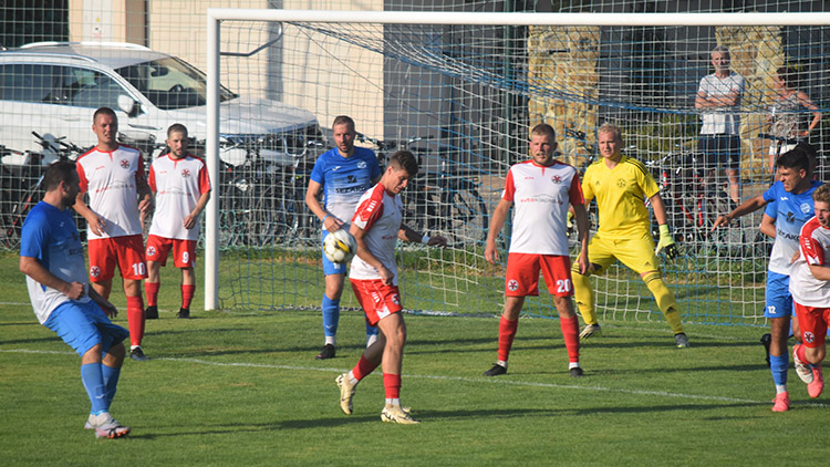 Čechovice si hladce poradily s Kostelcem