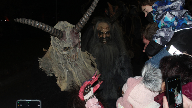 Krampusáci přijeli podpořit čerty z Víceměřic