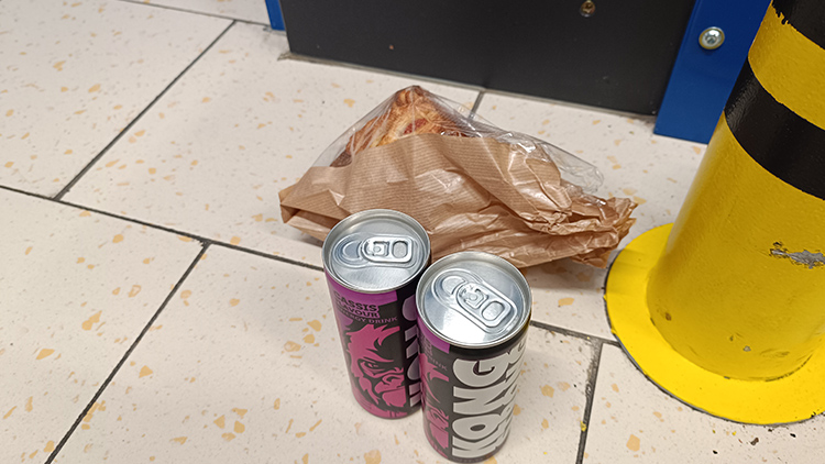 Mladiství kradli v Lidlu