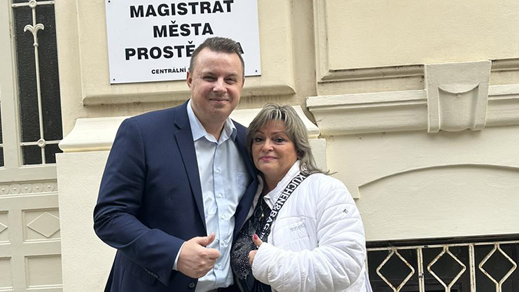 Starý případ 24: „Tupý, vyfetlý a neschopný bastard!“