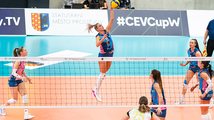 Vášniví fanoušci z Rumunska dělali  bengál, ale chovali se přitom slušně