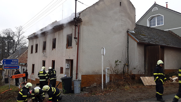 Ve vyhořelém domě našli mrtvolu!