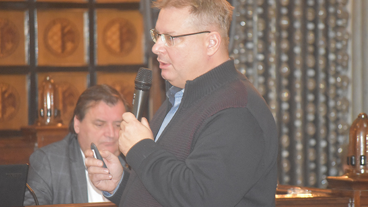 AKTUALIZOVÁNO: Prostějov bude hospodařit s „dírou“ 239 milionů