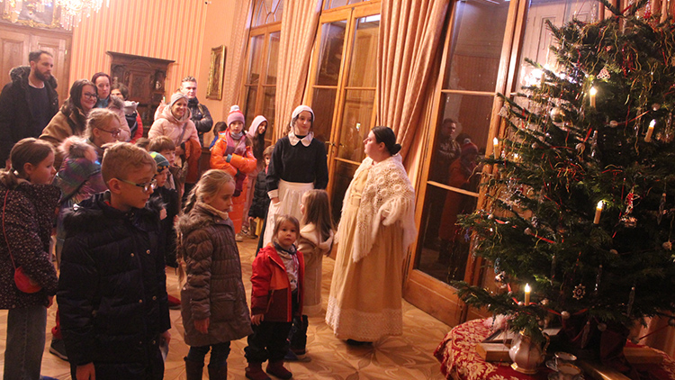 AKTUALIZOVÁNO: S Vánocemi na zámku pod Kosířem vypomáhal Mikuláš