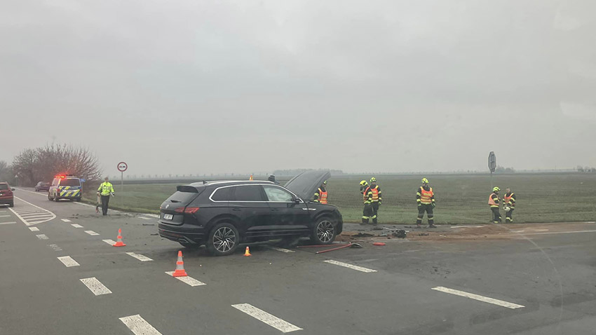 Touareg odpálil golf do pole!