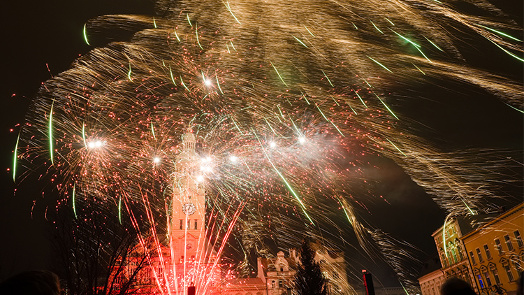 Část hlavního náměstí večer uzavře ohňostroj