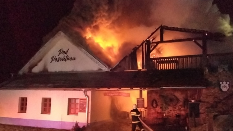 Požár restaurace hasilo 6 jednotek. Škoda atakuje 15 milionů