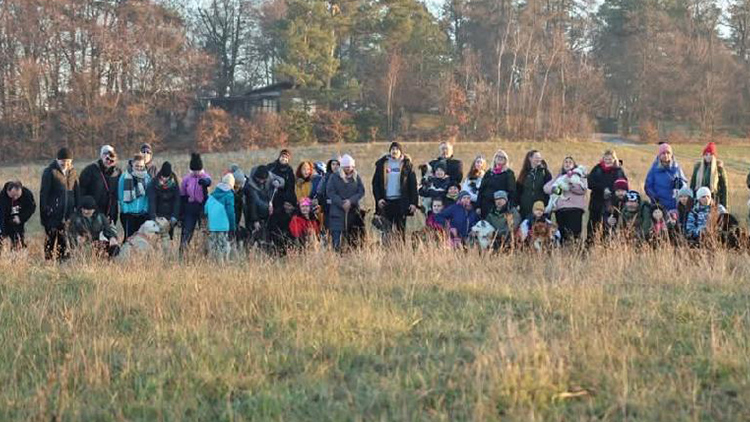 Křenůvkami prošel psí pochod
