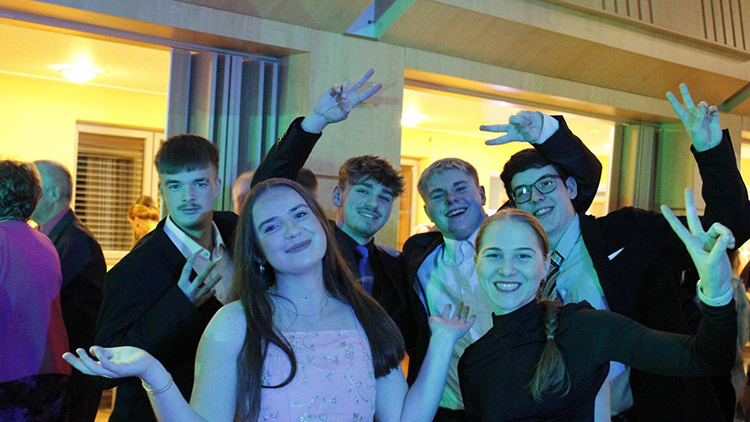 Na Retro plesu v Nezamyslicích řádili mladí i pamětníci