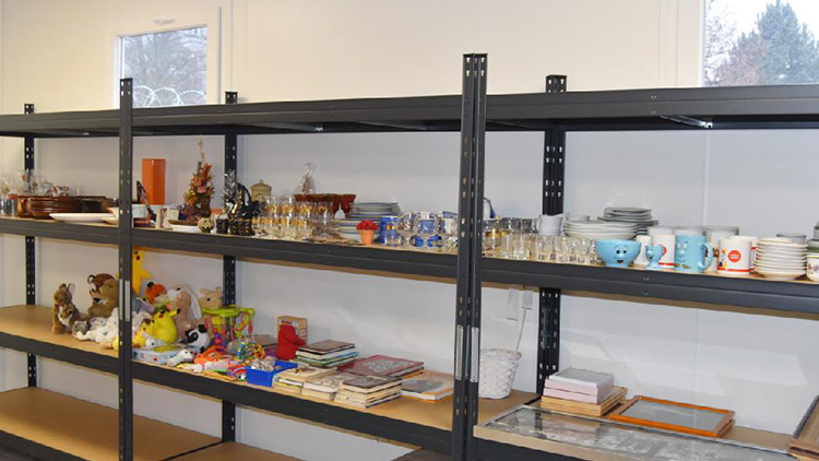 Věci z RE-USE centra přijdou na pár korun