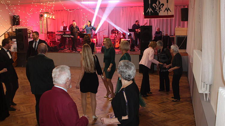 AKTUALIZOVÁNO: Ve Výšovicích to žije! Ples otevřel sezónu plnou akcí