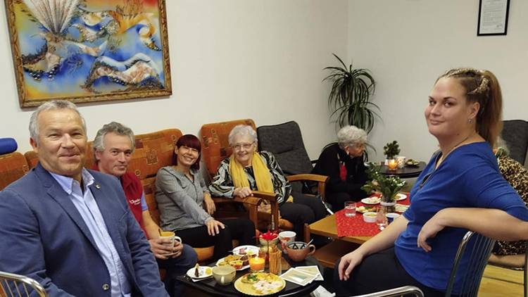 Obyvatelé domu s pečovatelskou službou si užili předvánoční setkání