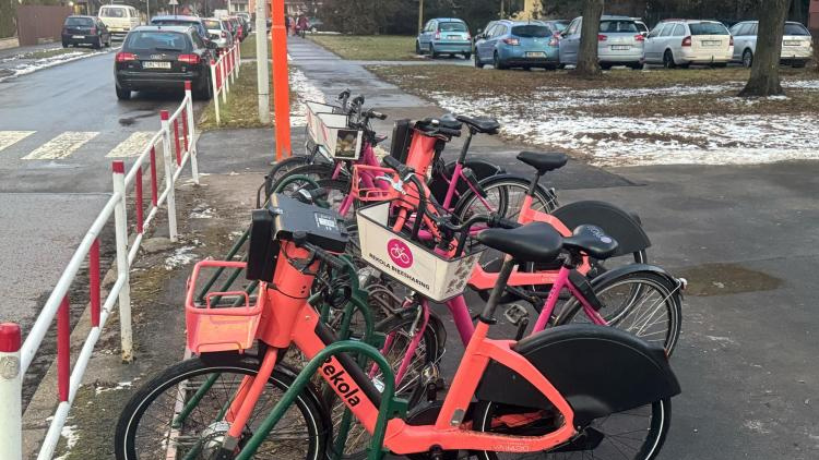 Flotila sdílených kol v Prostějově se rozrostla o elektrokola