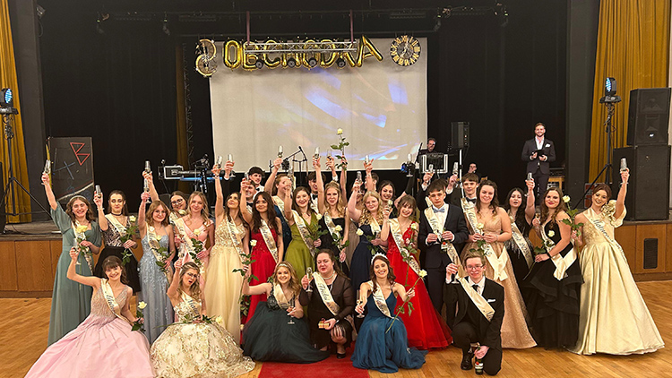 Maturanti z „obchodky“ se ztratili v čase