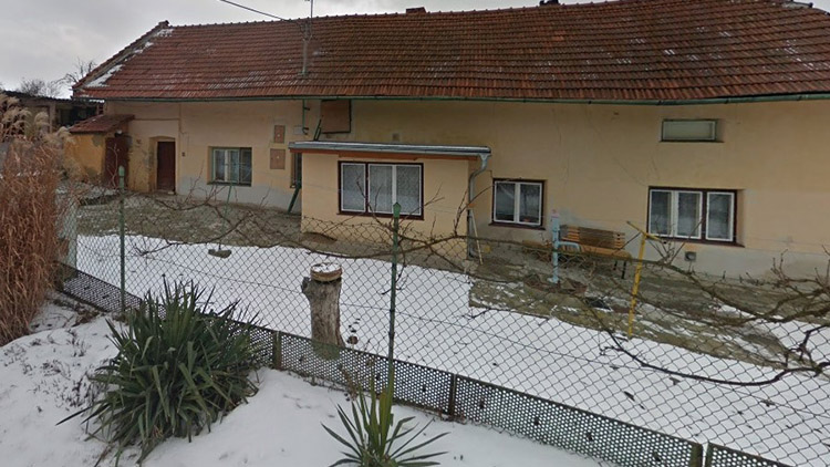 Dům ve Vitčicích jde do dražby. I s 96letou babičkou?