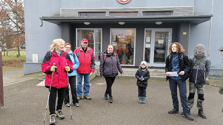 Zimní putování přes vrchol Kosíře absolvovala i devětaosmdesátiletá turistka