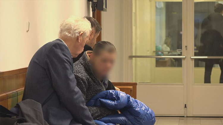 Pět let kriminálu pro krkvačí matku!