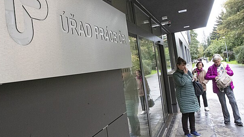 Přišli jste o zaměstnání? Žádejte on-line Jendu!