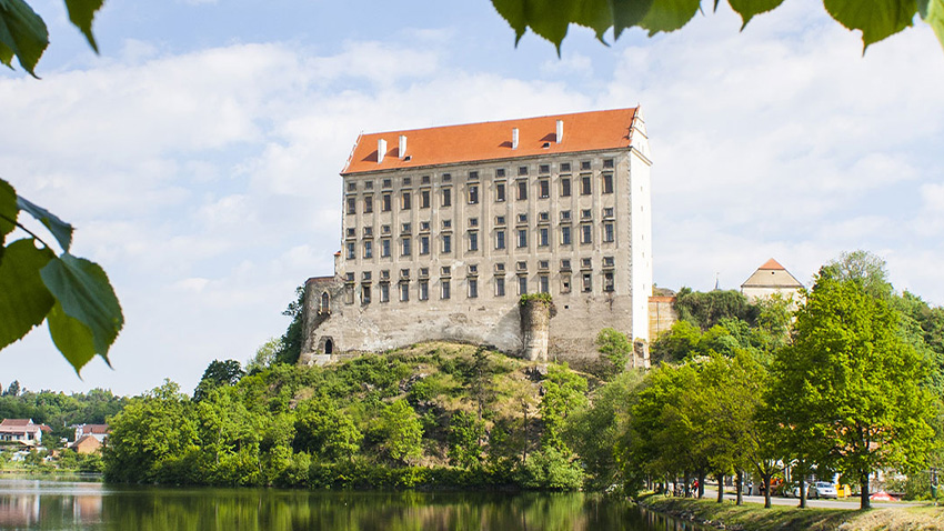 Oprava fasády zámku vyjde na 70 milionů