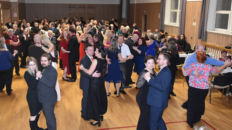 Čechovičtí hasiči lákali  na zvěřinové speciality