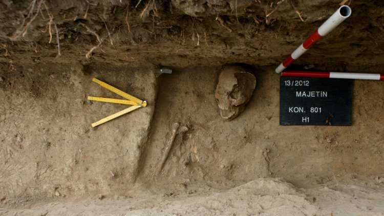 Důkaz z hrobu. Mrtvý voják odhalil vědcům příčinu bolavých zubů