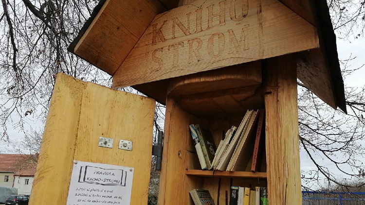 Originální knihostrom ve Ptení!