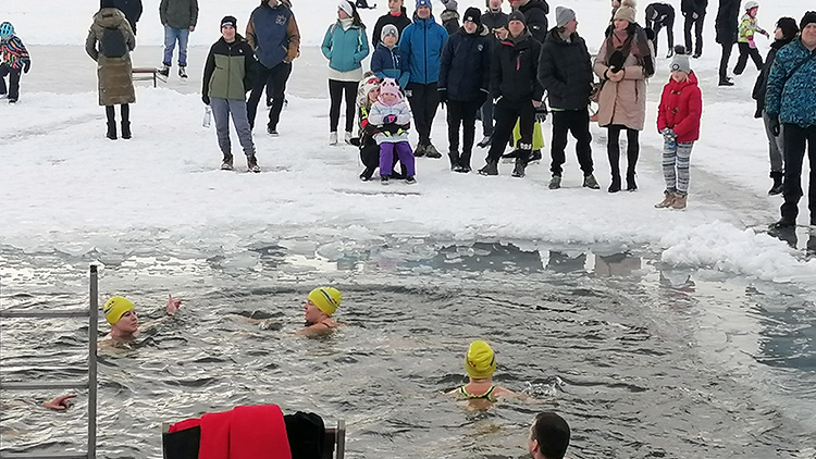 AKTUALIZOVÁNO: „Podhraďák“ nabídl koupání a opalování