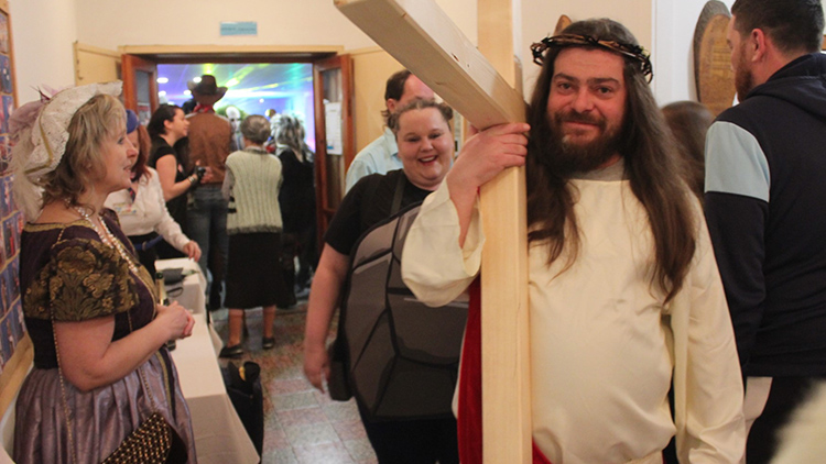 Ples Plumlovských nadšenců navštívil Ježíš