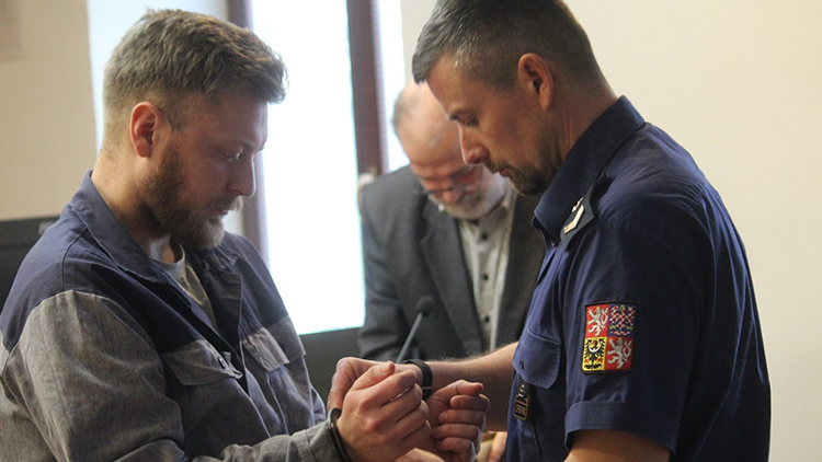 Foto Martin Zaoral Fotbalový reprezentant  okradl i stařenku z Protivanova