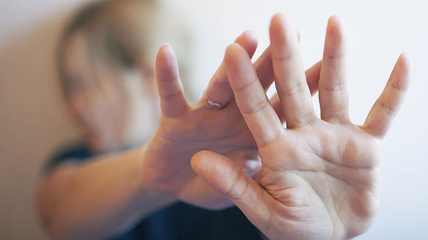 Bývalou přítelkyni zfackoval