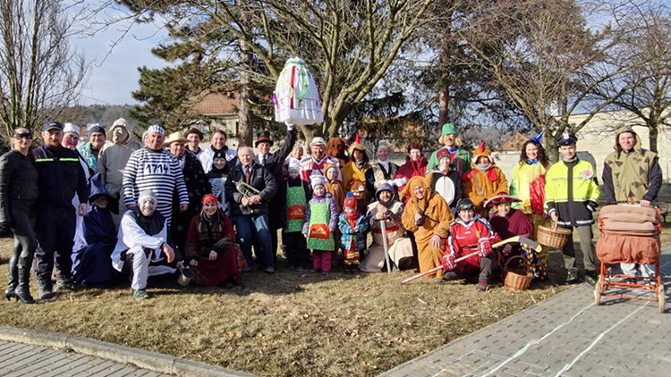 Masopustní průvod obcházel  po obci s bělostným právem