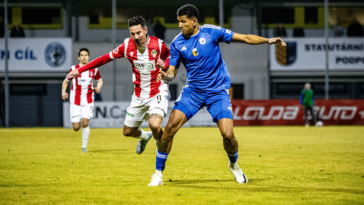 Dvě odlišné tváře eskáčka