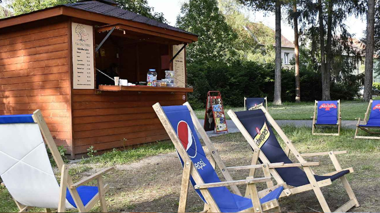 Foto zdroj inetrnet Kávička v parku opět bude
