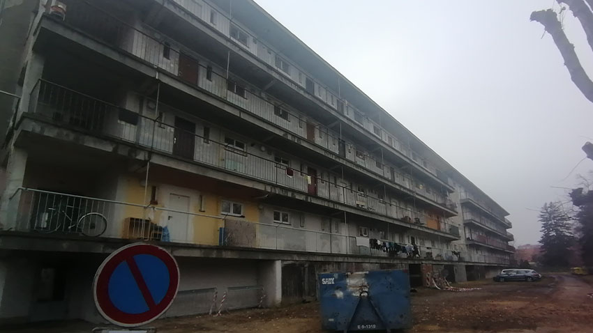 Současný stav objektu takzvaného „Parlamentu“ na Šárce po rekonstrukci přímo volá.  Foto: Kristýna Bohatová „Parlament“ se změní k nepoznání