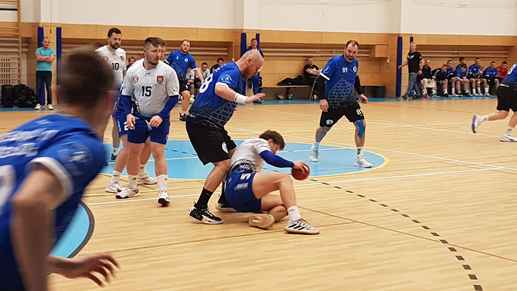 Po týdenní pauze pokračuje házenkářská druhá liga,  muži Kostelce i Prostějova hostí největší favority