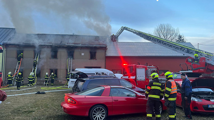 Foto Krystýna Bohatová U požáru zasahovali hasiči z Prostějovska