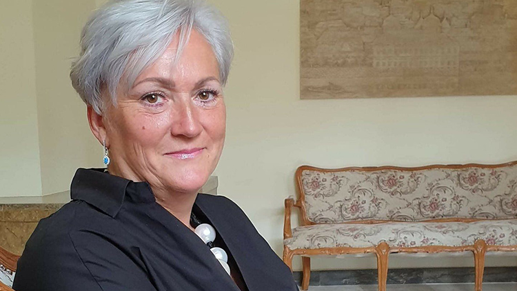 PTÁME SE STAROSTŮ  DNES MONIKY TMÉ,  STAROSTKY BOUSÍNA