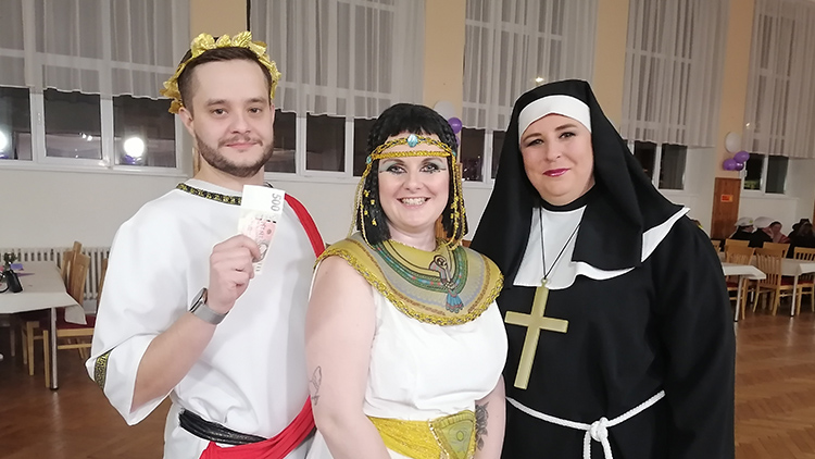 Určický bál přilákal maškary