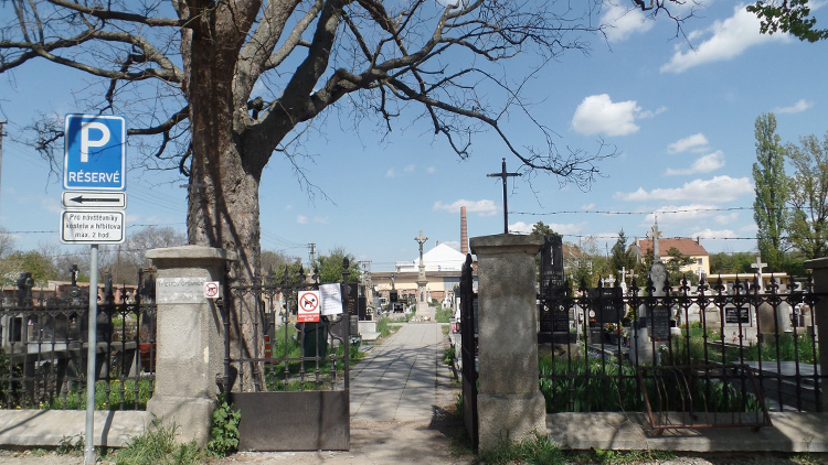Město investuje do hřbitova ve Vrahovicích